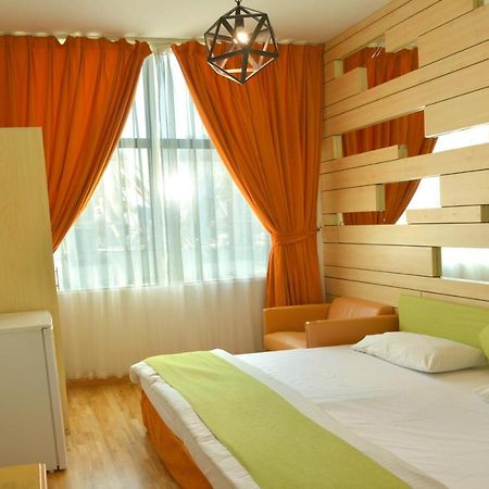 דובאי Everest International Hotel מראה חיצוני תמונה