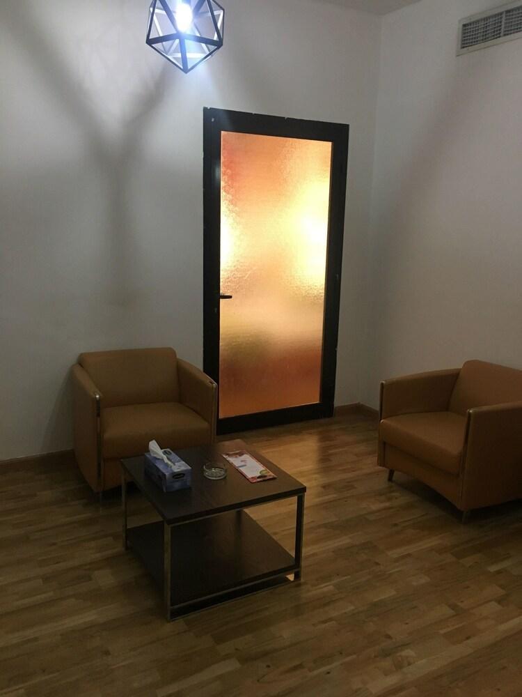 דובאי Everest International Hotel מראה חיצוני תמונה