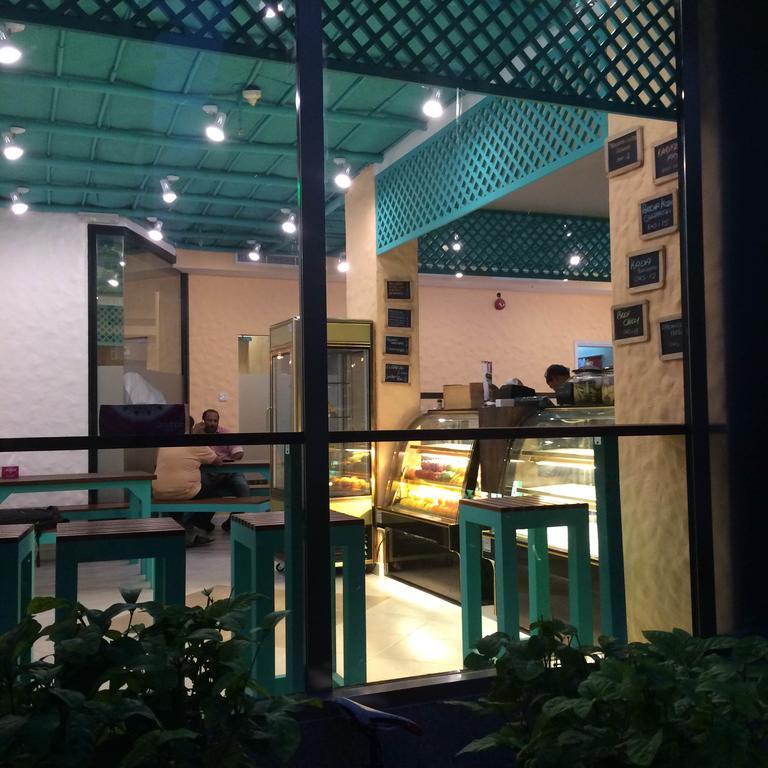 דובאי Everest International Hotel מראה חיצוני תמונה