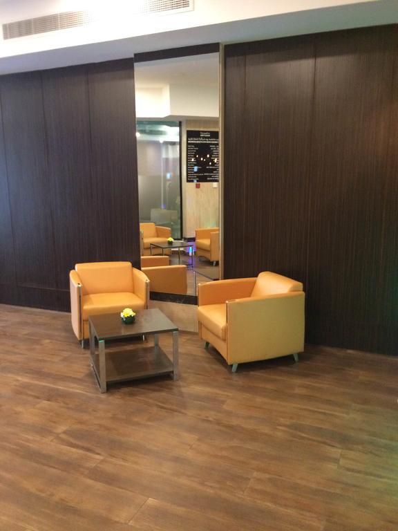 דובאי Everest International Hotel מראה חיצוני תמונה