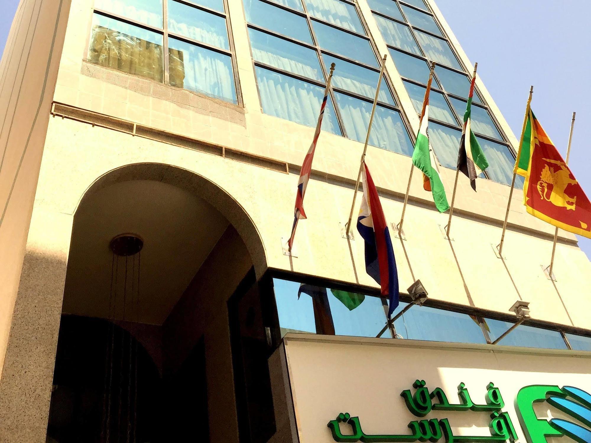 דובאי Everest International Hotel מראה חיצוני תמונה