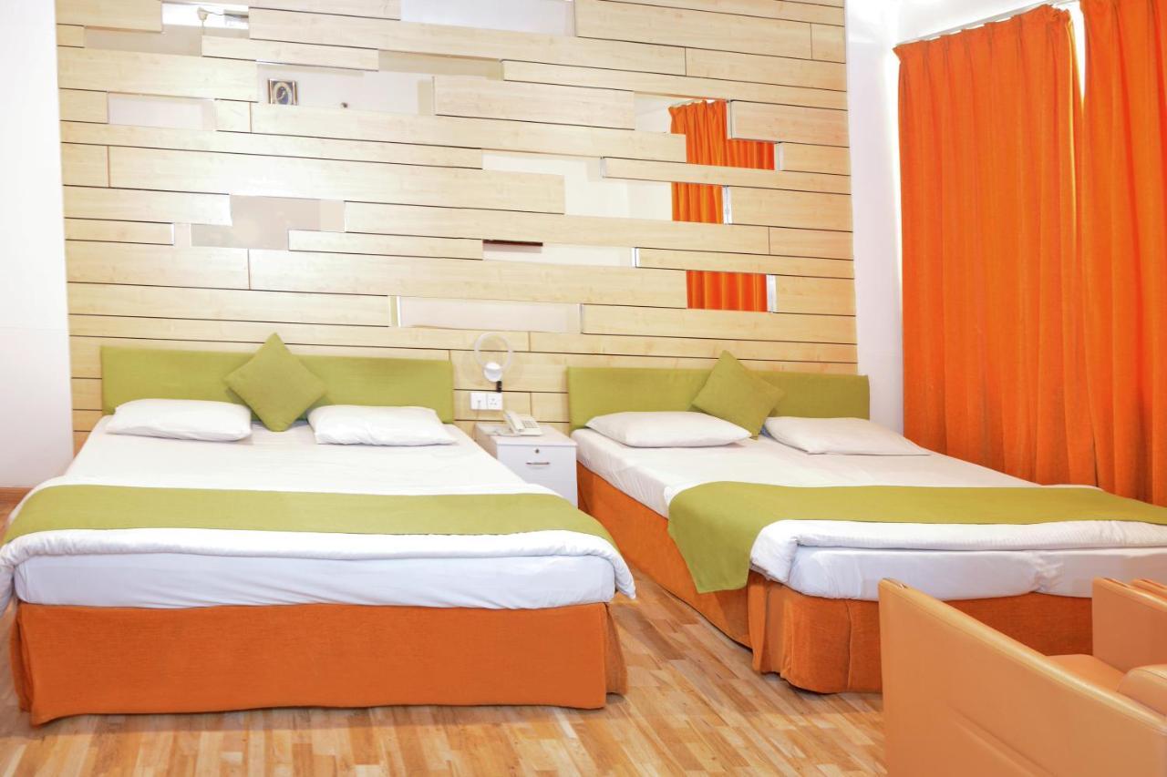 דובאי Everest International Hotel מראה חיצוני תמונה